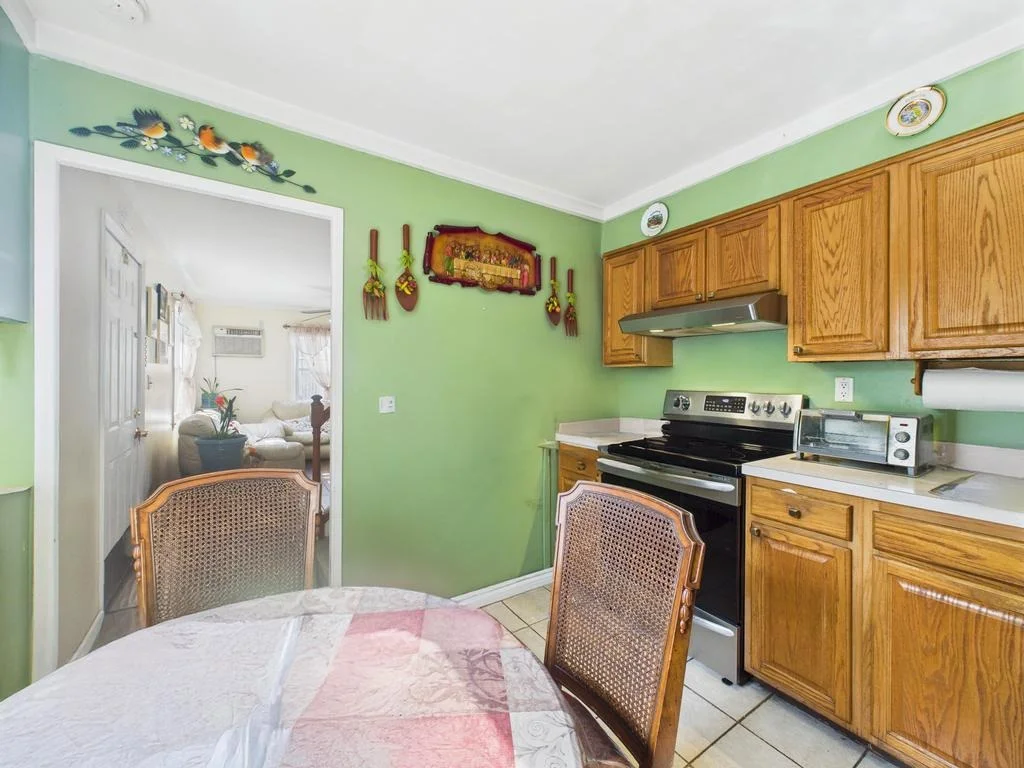 Photo of 335 Loring Road