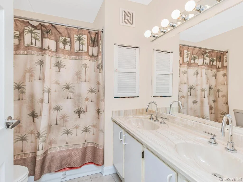 Photo of Unit 10121 at 121 Sunset Boulevard