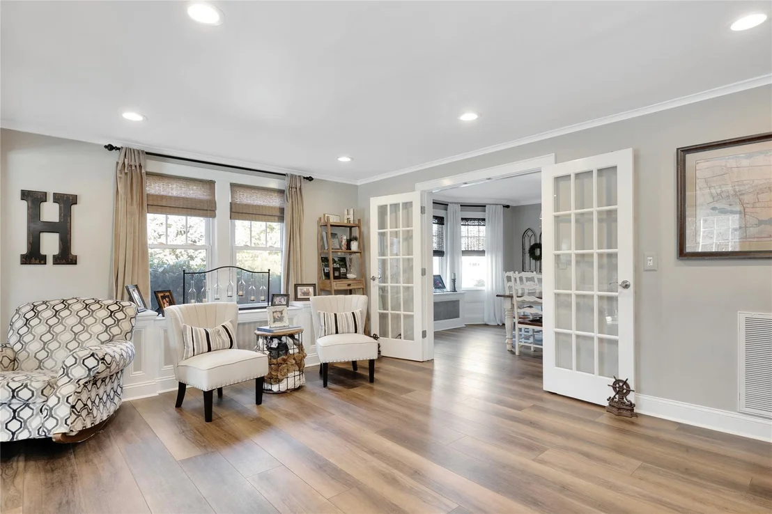 Photo of 32 Cedar Avenue Extension