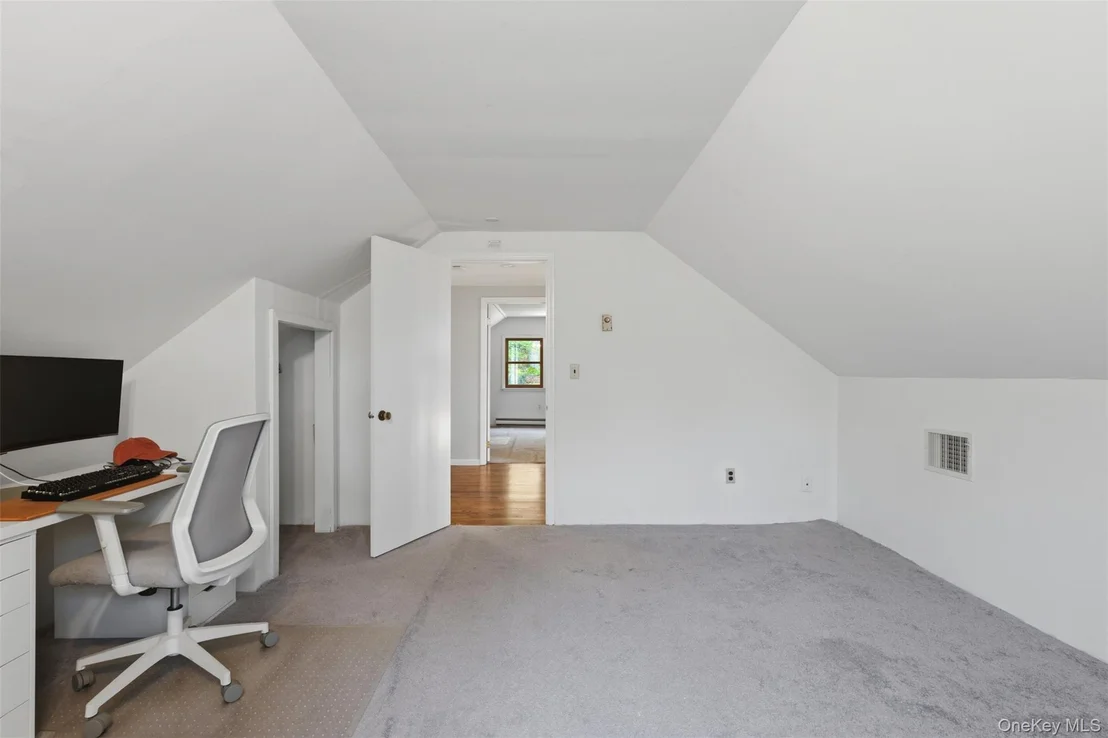 Photo of 8 Upper Shad Road