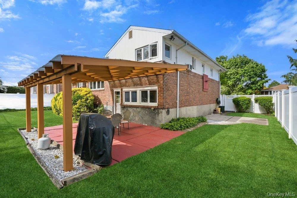 Photo of 8 Pasadena Drive
