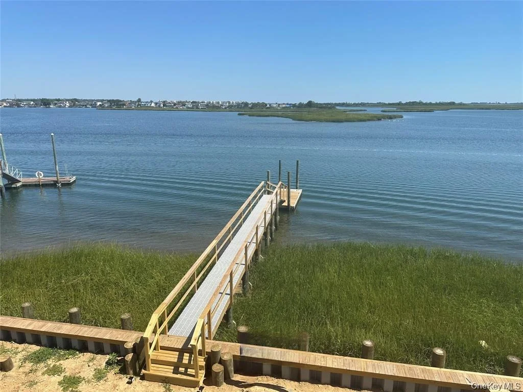 Photo of 3505 Bay Front Drive