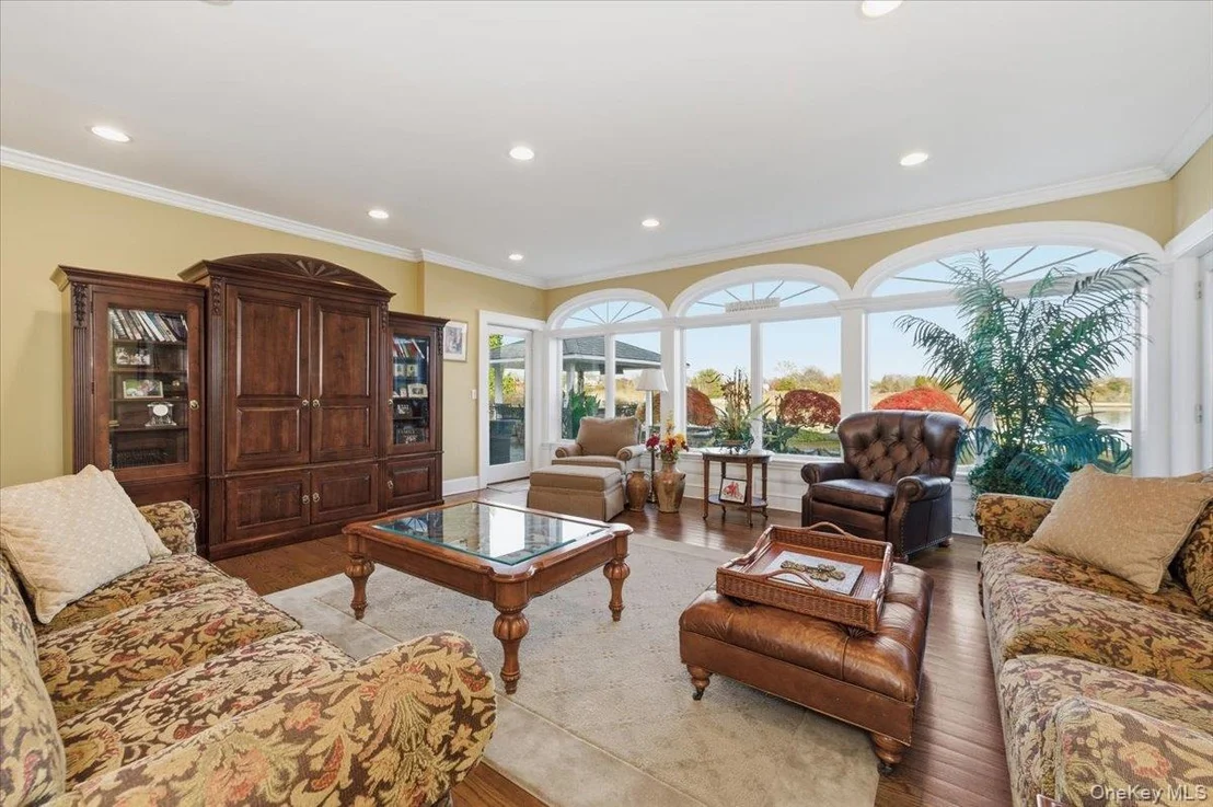 Photo of 165 Peninsula Drive