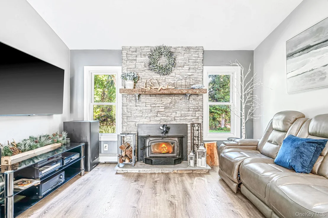 Photo of 11 Folsom Lane