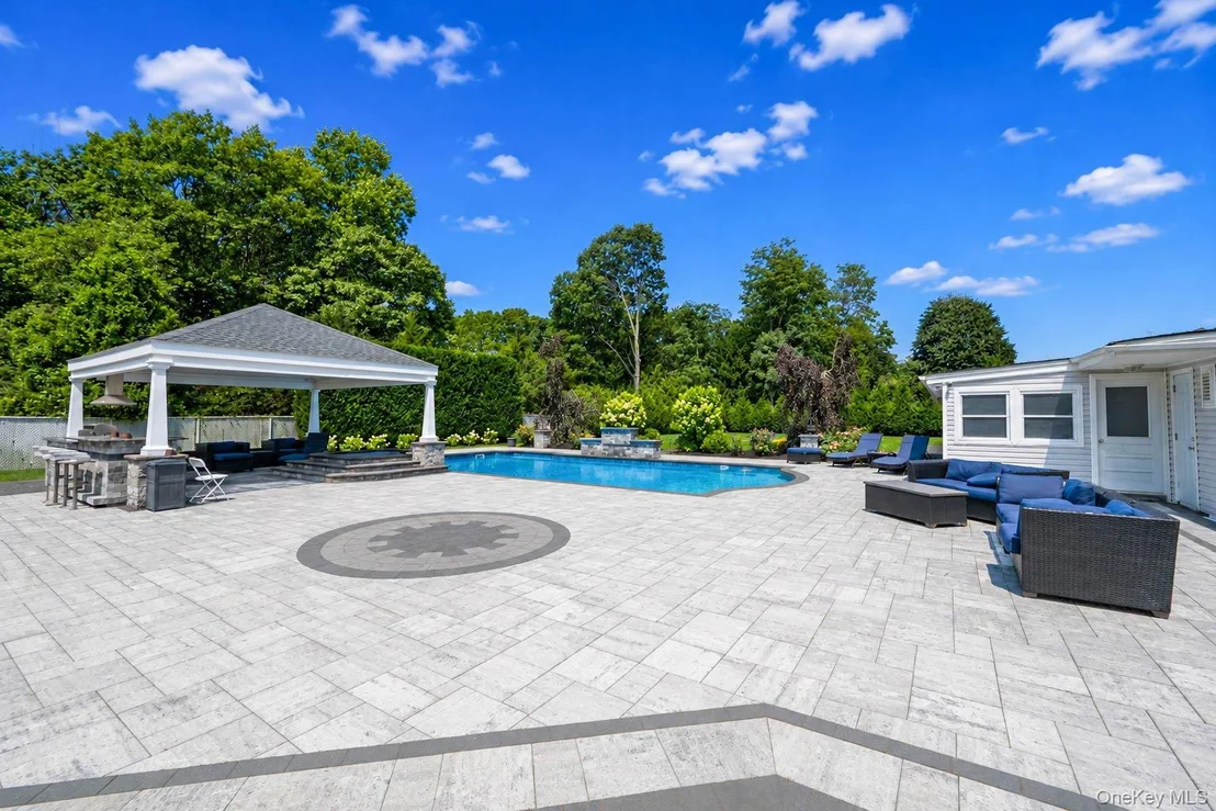 Photo of 299 Patchogue Yaphank Road