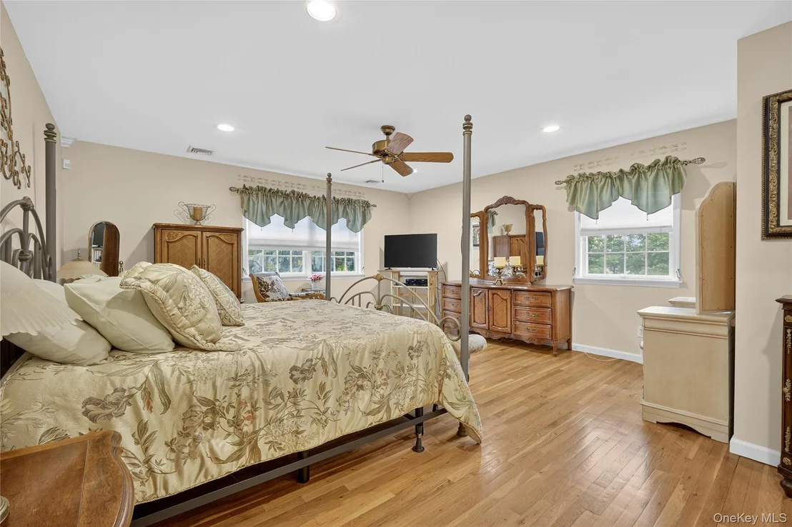 Photo of 14 Meadow Crest Drive
