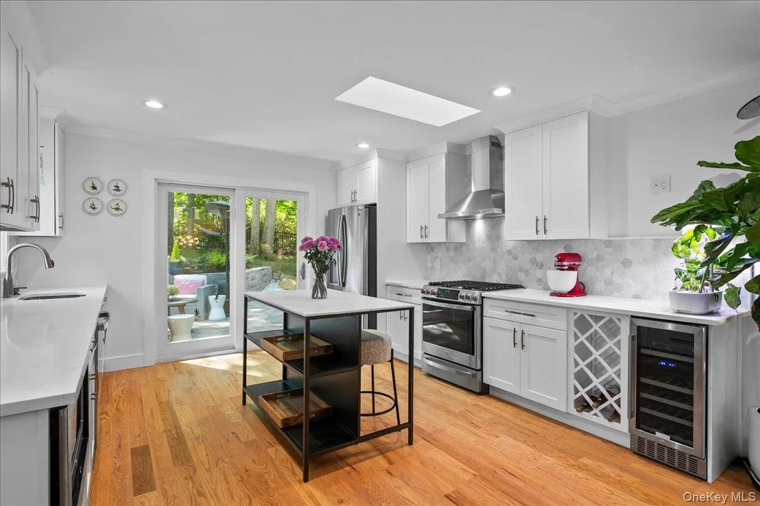 Photo of 25 Shadow Lane