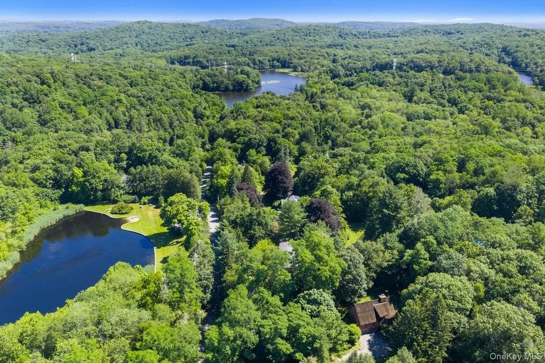 Photo of 1821 Spring Valley Road