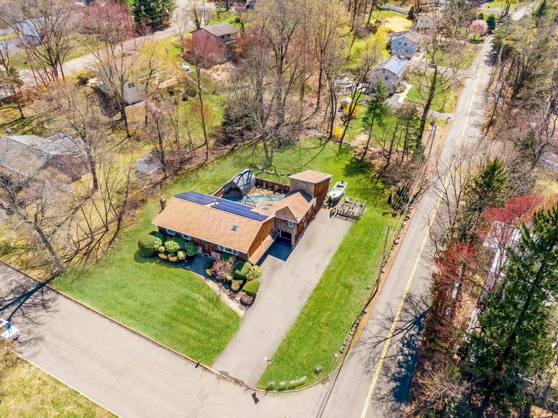 Photo of 2 Aura Drive
