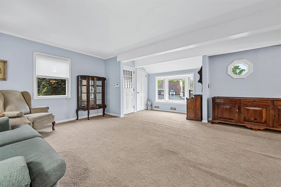 Photo of 16 Garretson Road