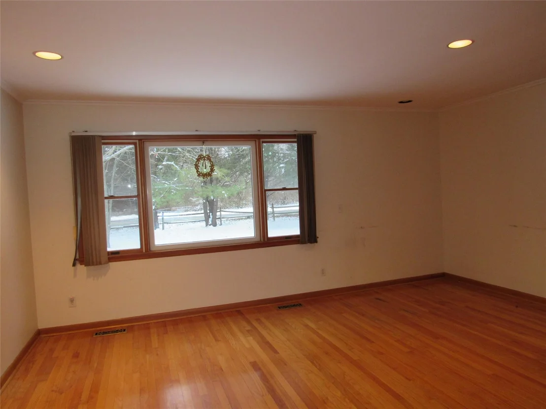 Photo of 166 Manor Lane