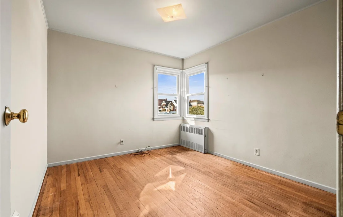 Photo of 154-04 Willets Point Blvd