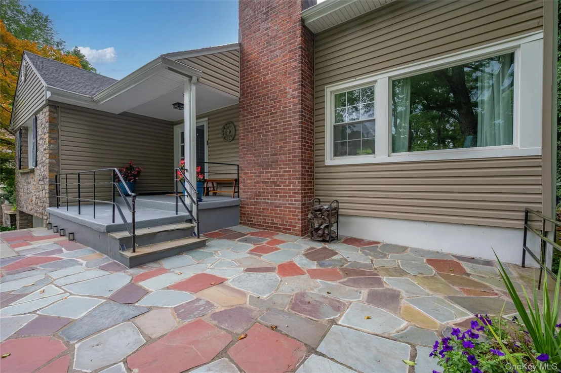 Photo of 1108 Post Road
