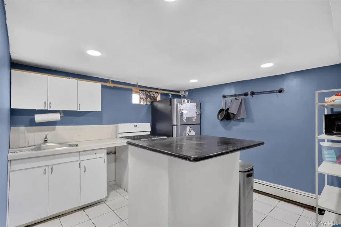 Photo of 1069 Phoebe Street
