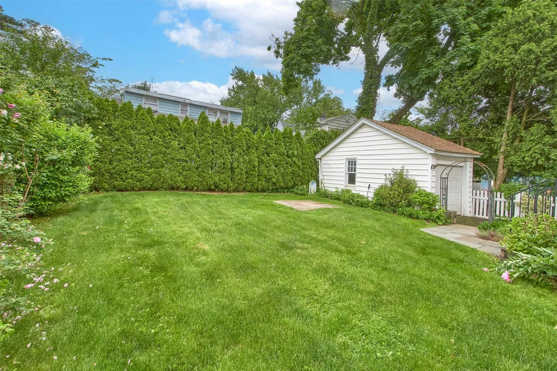 Photo of 37 Myrtle Boulevard