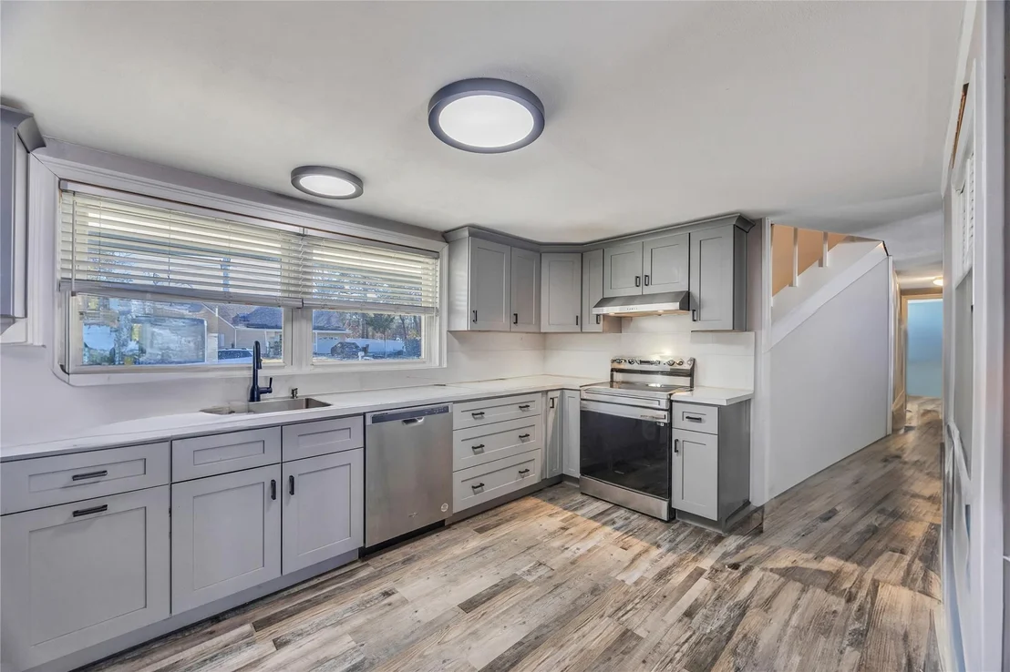 Photo of 41 Lakeside Drive