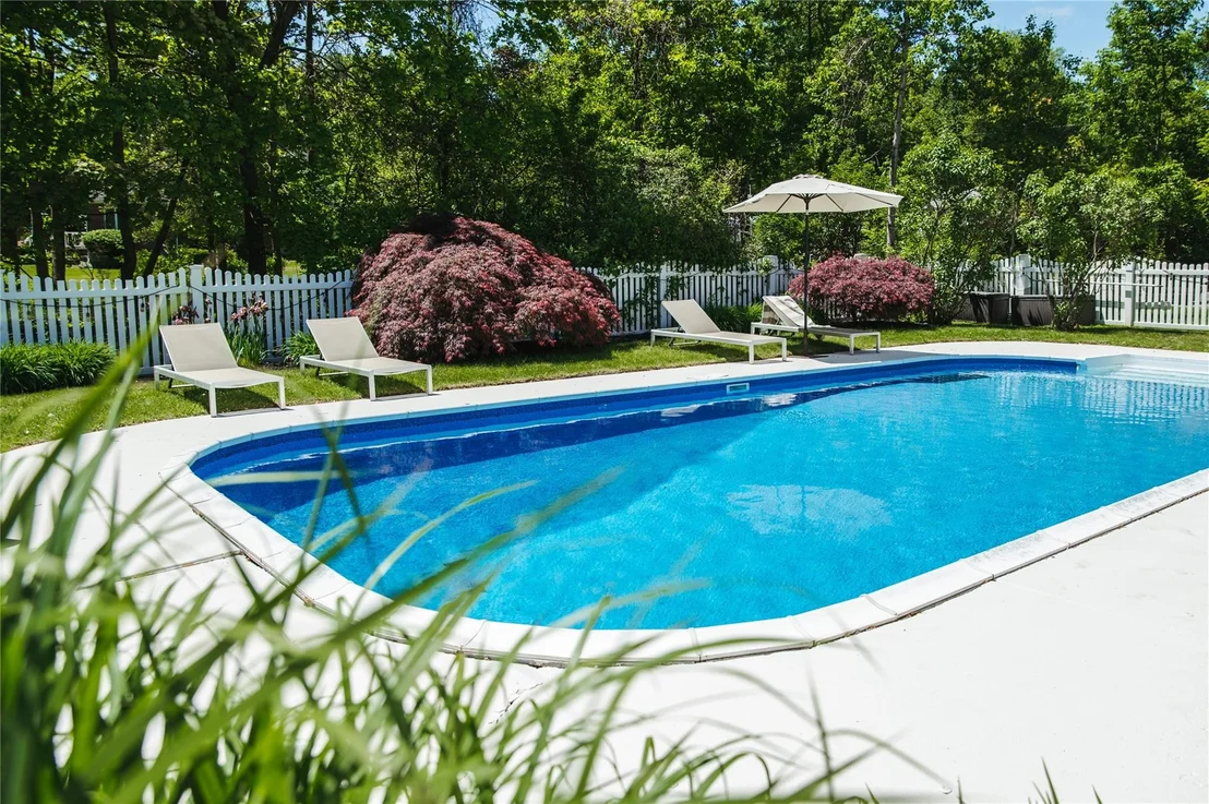 Photo of 222 Lakeside Road