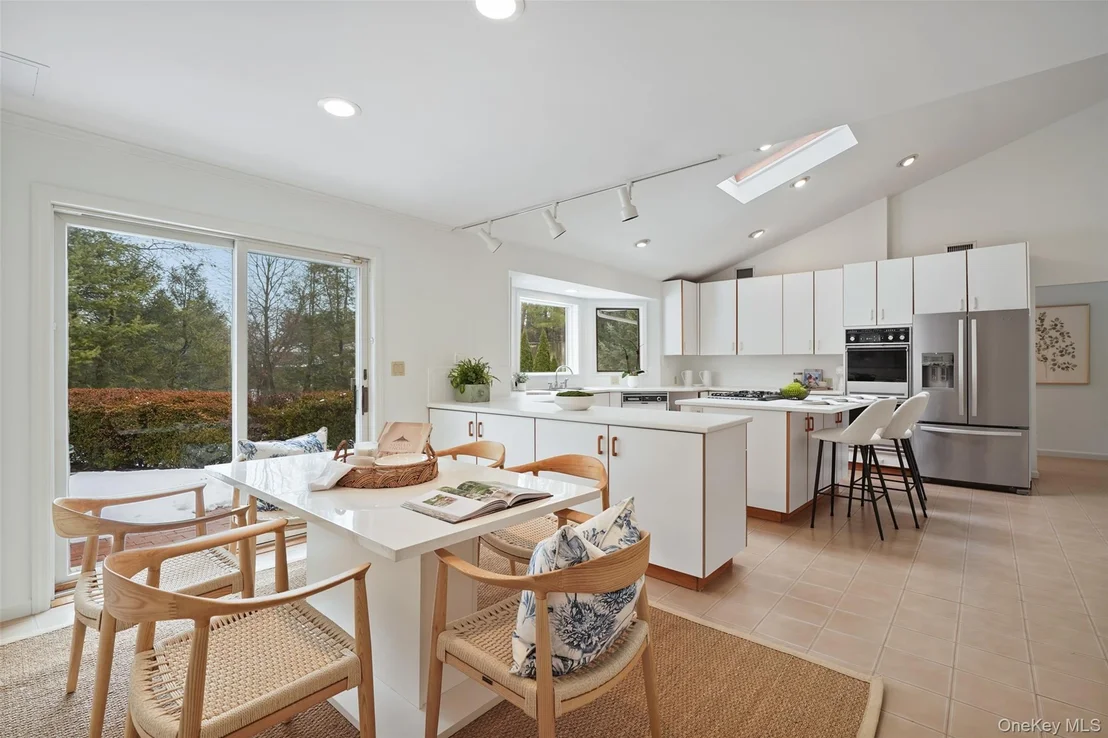 Photo of 14 Lakeside Drive