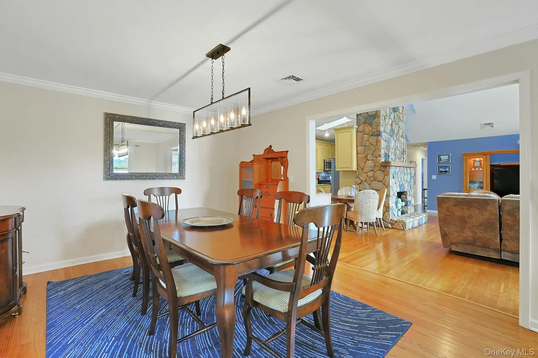 Photo of 11 Lakeside Road