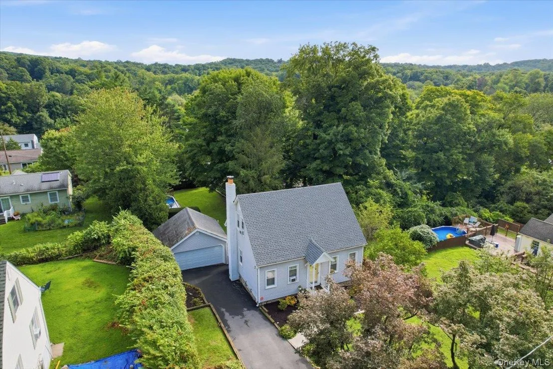 Photo of 9 Lawrence Drive