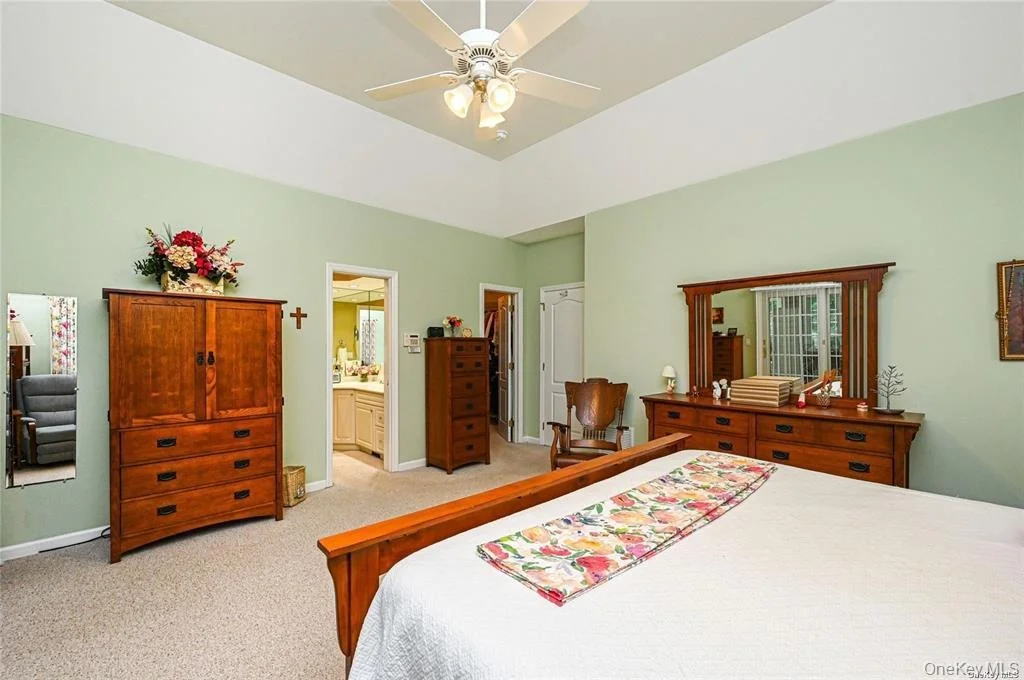 Photo of 828 Pondview Road