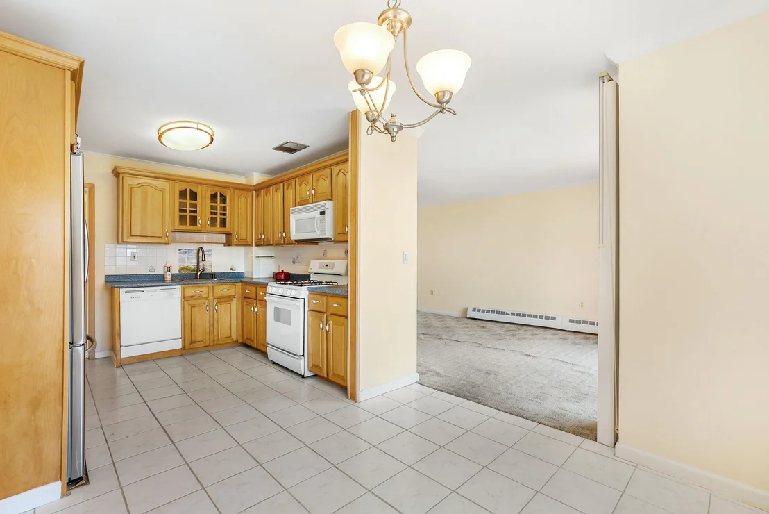 Photo of Unit 4S at 1 Lakeview Drive