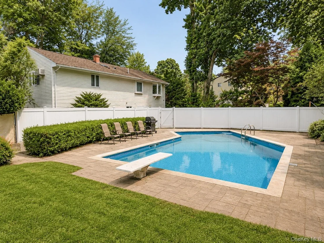 Photo of 132 Hilltop Road