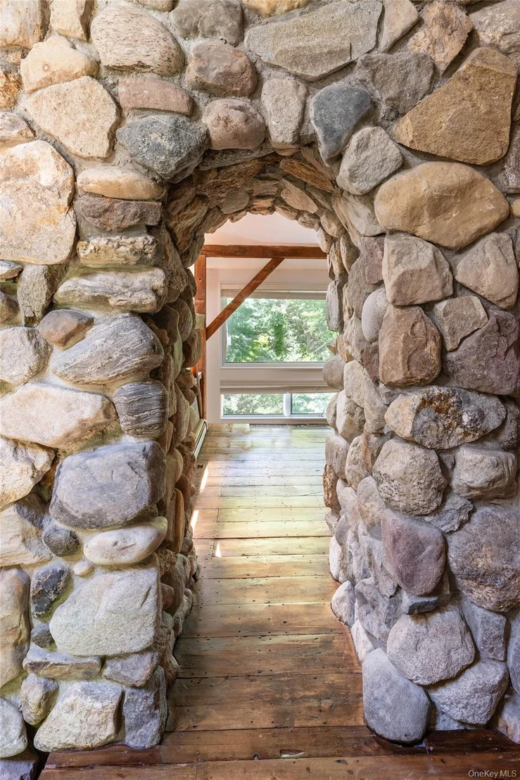 Photo of 880 W Mill Road