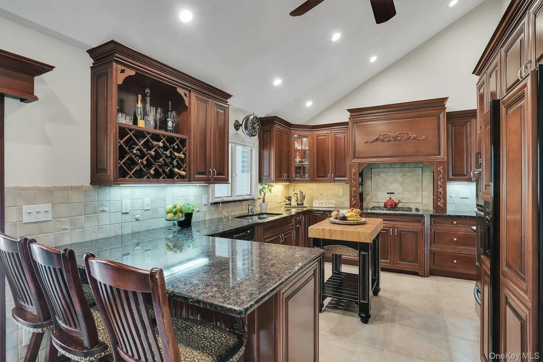 Photo of 101 Hayrick Lane