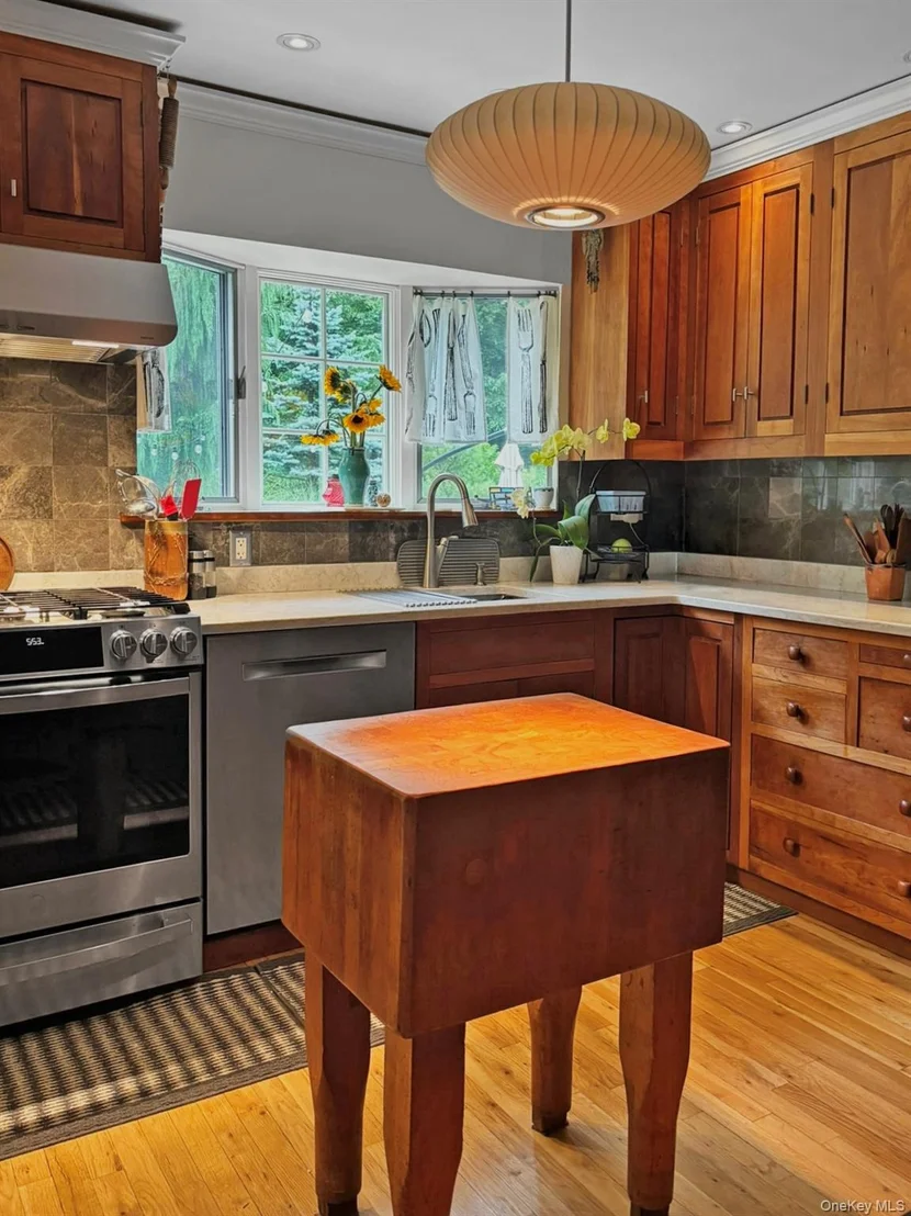 Photo of 10 Spruce Lane