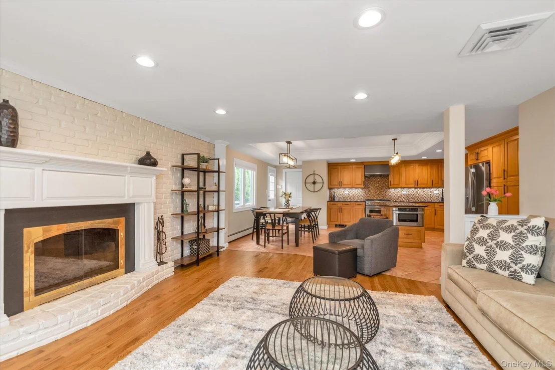Photo of 15 Bluff Circle