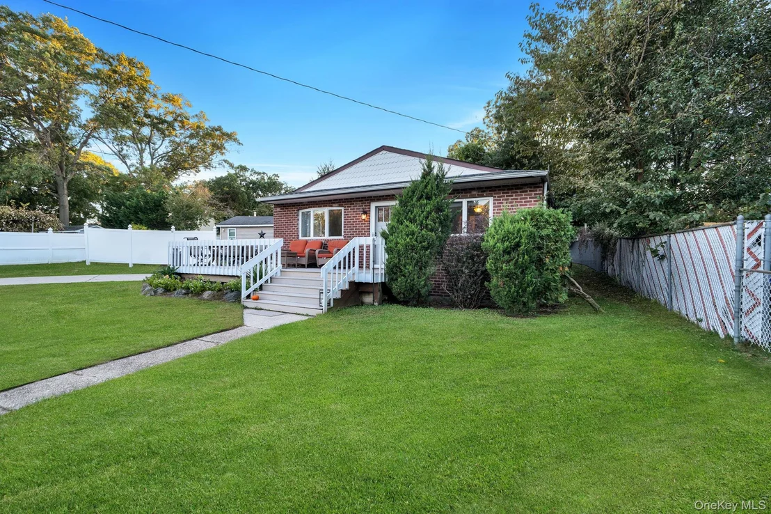 Photo of 629 East Drive