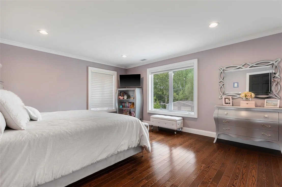 Photo of 1466 Dwight Place