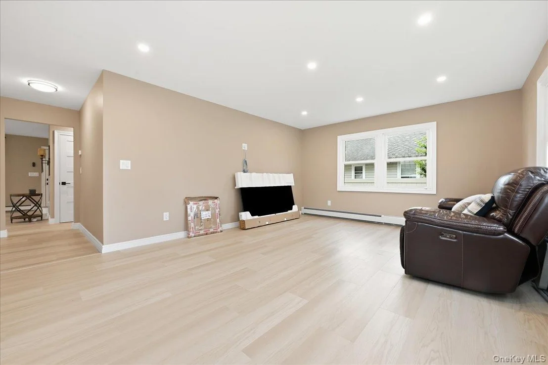 Photo of 828 Bruce Drive