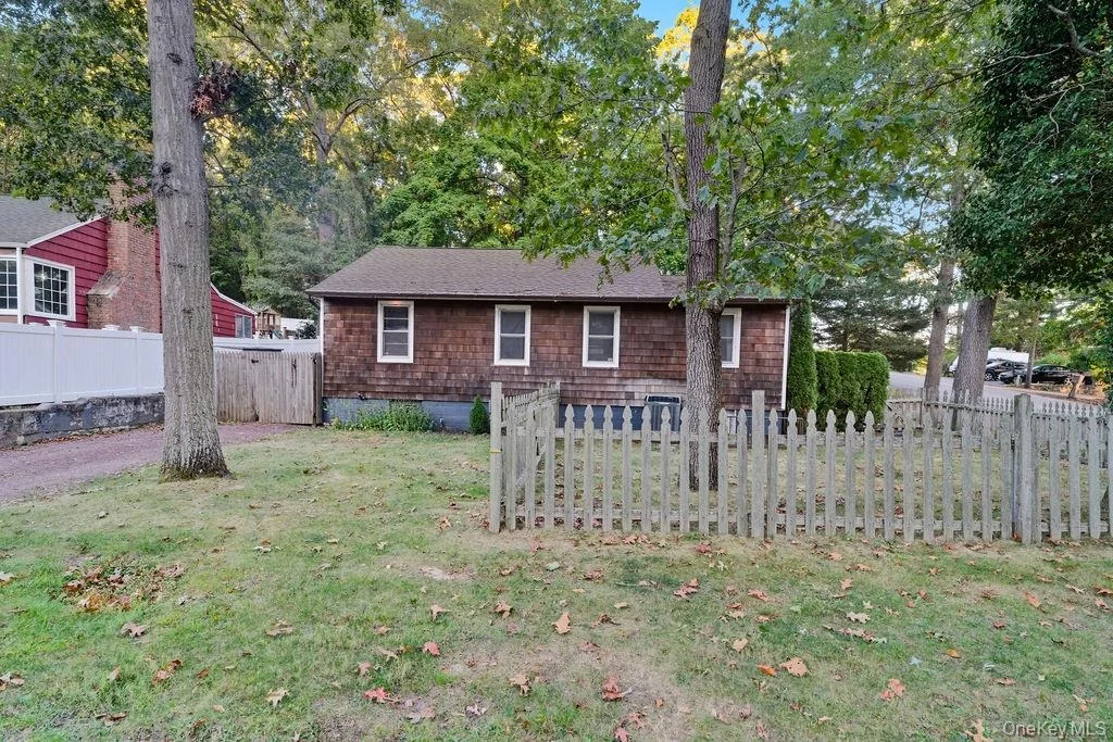 Photo of 230 Lakeside Trail