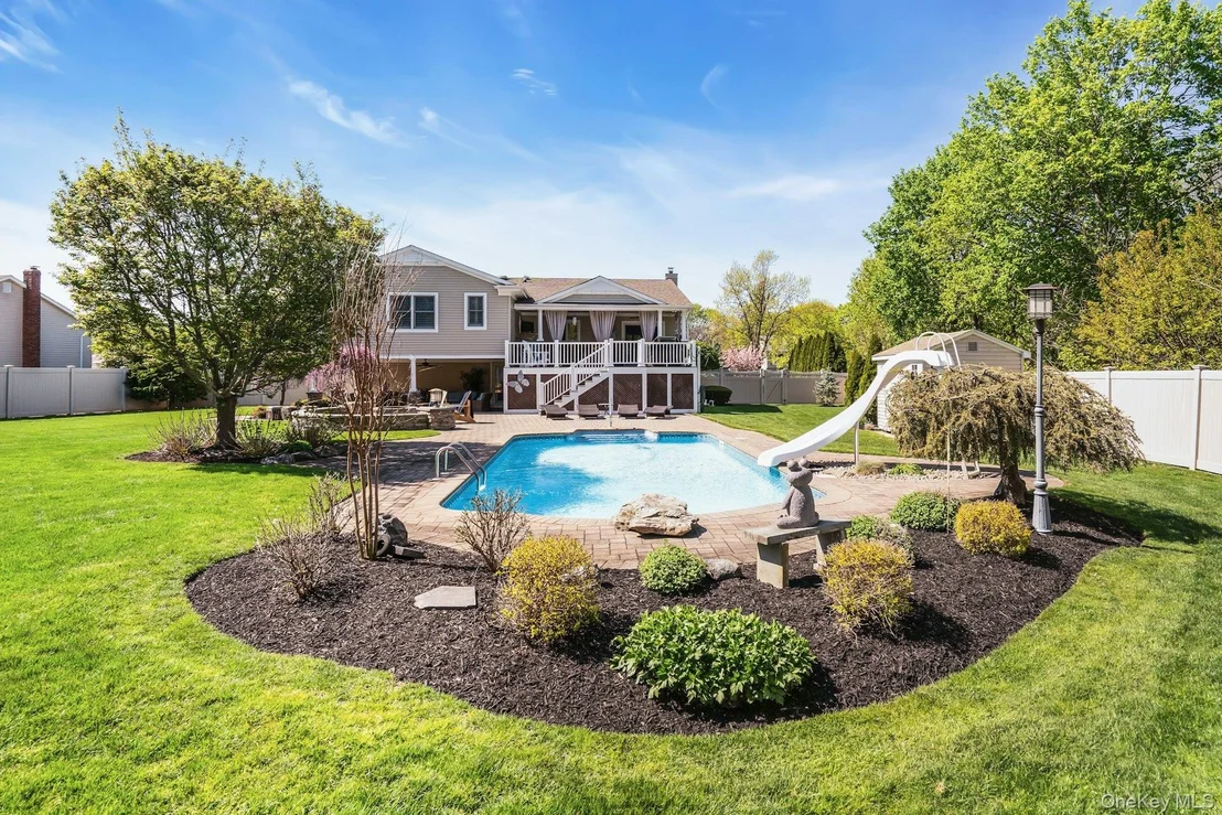 Photo of 101 Hayrick Lane