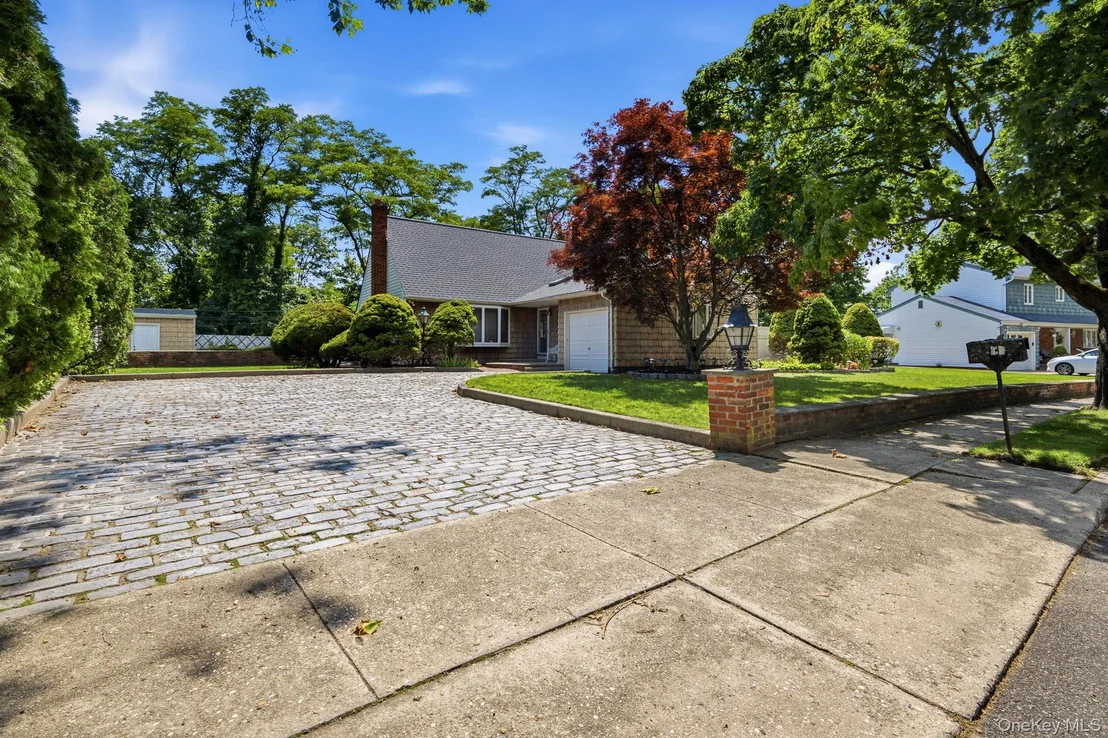 Photo of 10 Arcadia Drive