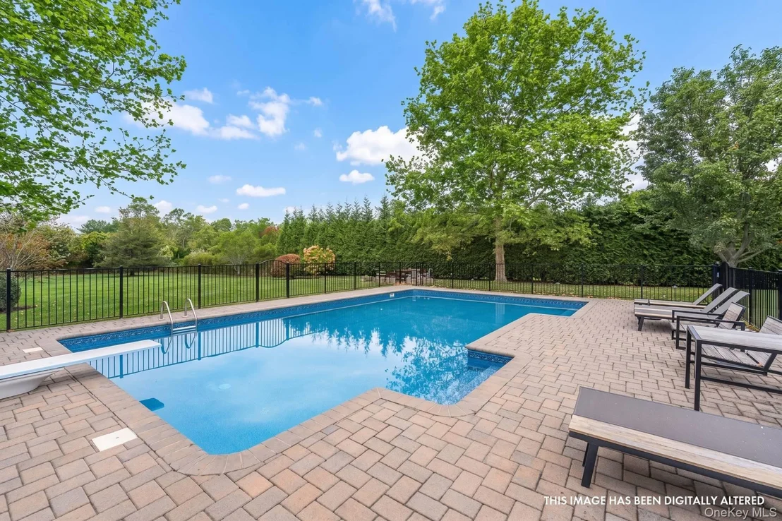 Photo of 213 Herricks Lane