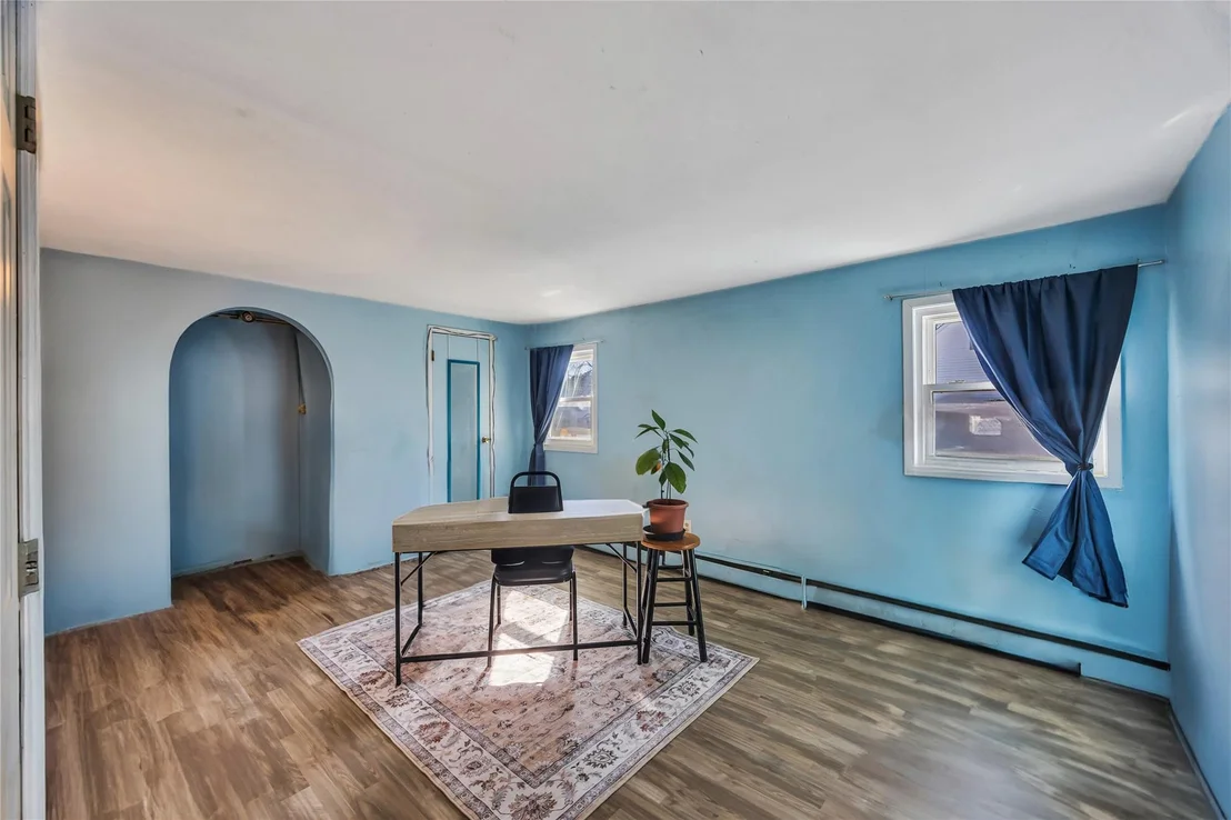 Photo of 41 Lakeside Drive