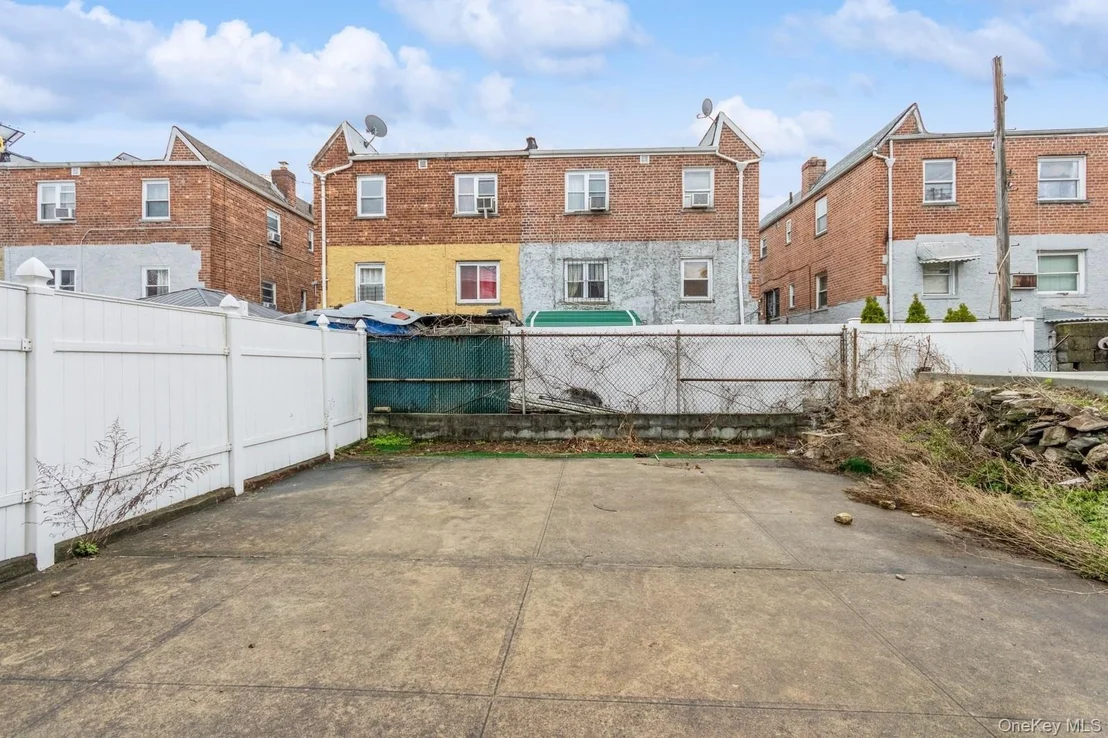Photo of 4121 Grace Avenue