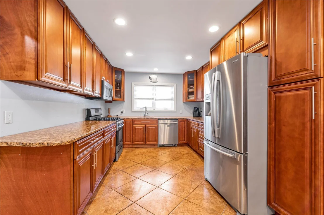 Photo of 580 Foxhurst Road