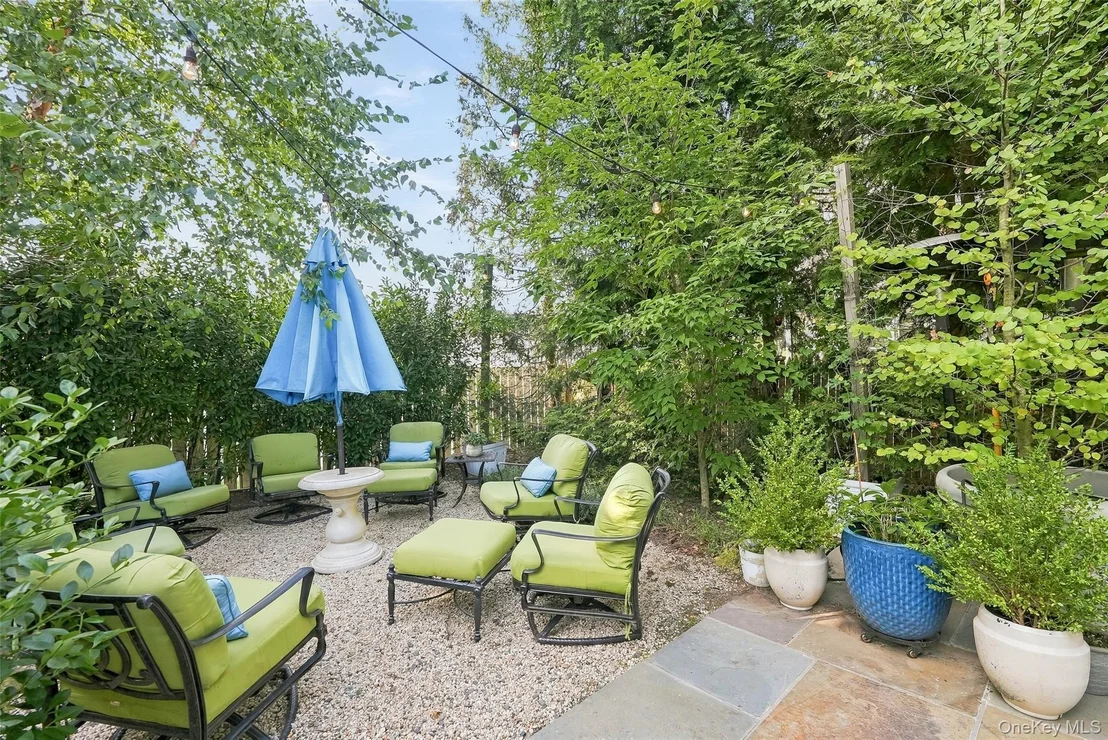Photo of 102 Florence Avenue