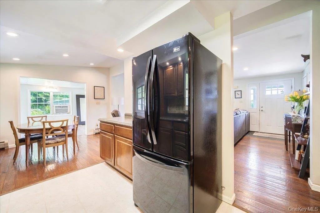 Photo of 553 Lake Road