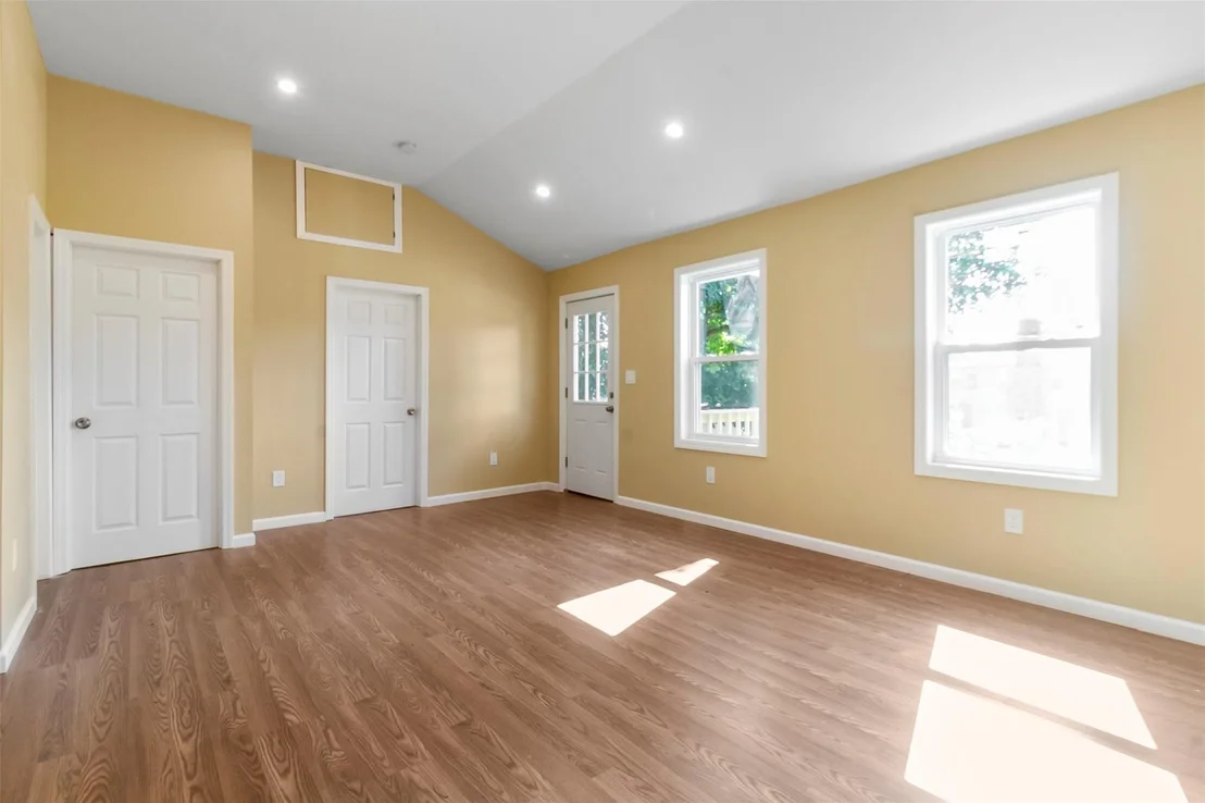 Photo of 50 Deerfield Road