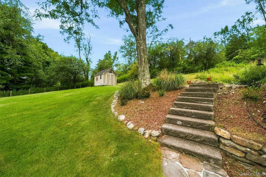 Photo of 412 Laroe Road
