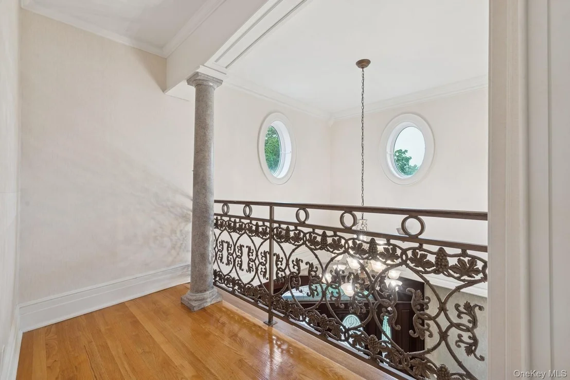 Photo of 80 Soundview Drive
