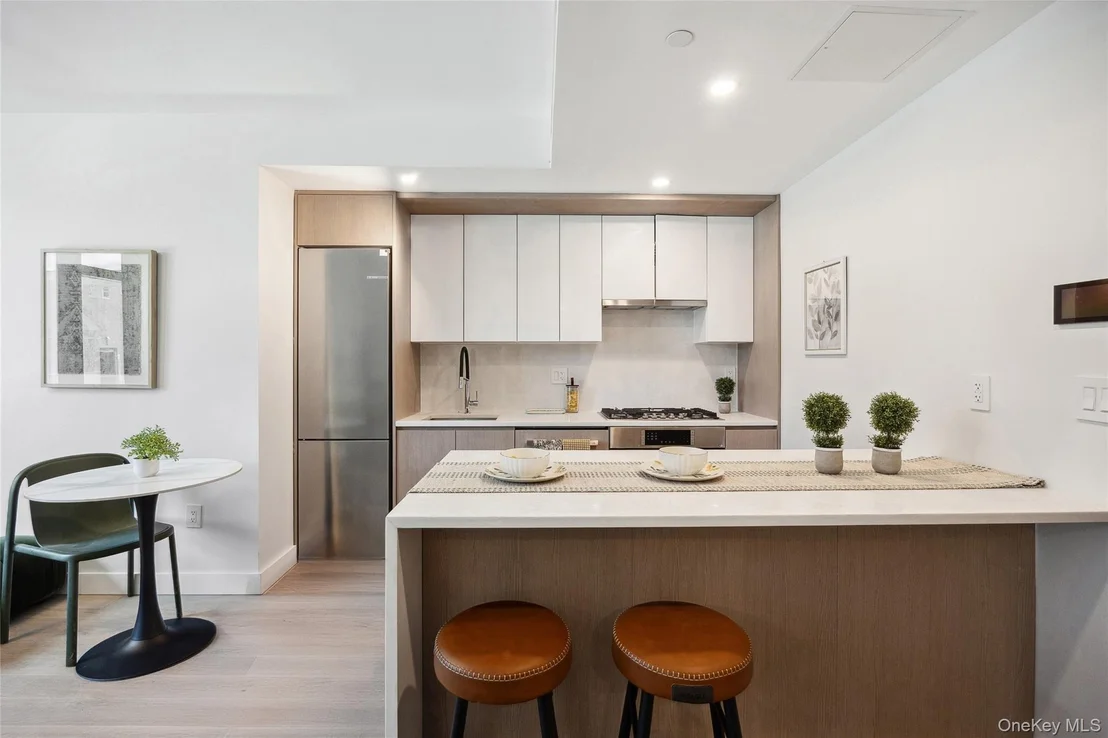 Photo of Unit 607 at 38-20 Parsons Boulevard