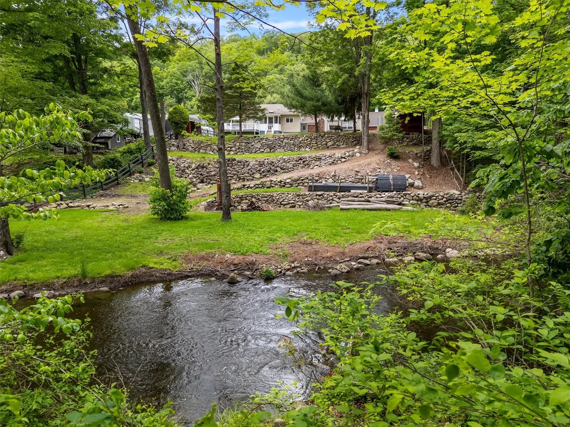 Photo of 440 Sprout Brook Road