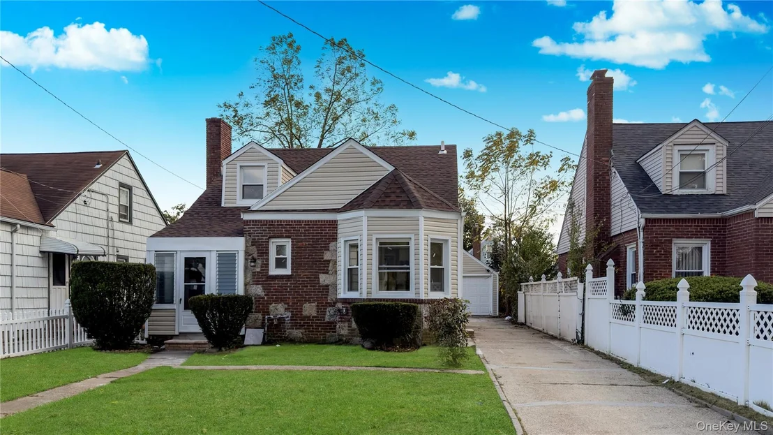 Photo of 138 Windsor Parkway
