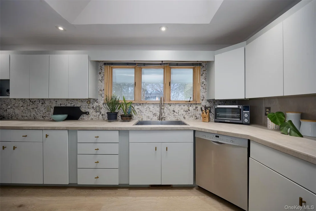 Photo of 90 Cedar Avenue